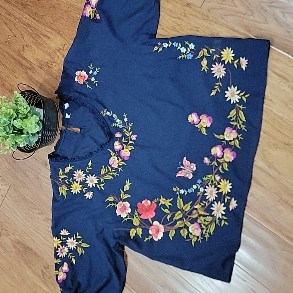 Sundance Floral Embroidered Navy Top - Picture 6 of 16